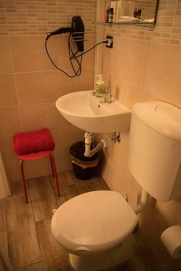 Hostel Europe Station Rooms Parma Italy